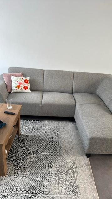 Hoek bank met twee fauteuils