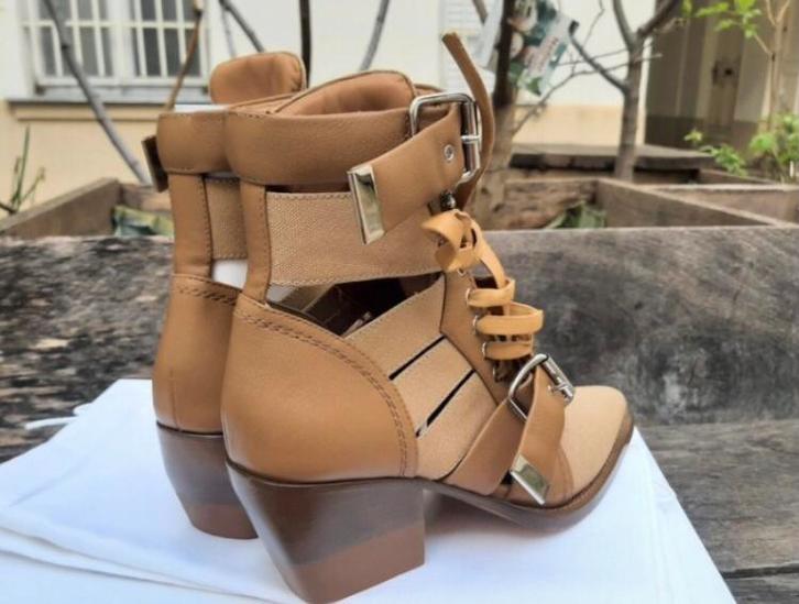 Original Chloe leren boots 35, Kleding | Dames, Schoenen, Zo goed als nieuw, Lage of Enkellaarzen, Beige, Ophalen of Verzenden