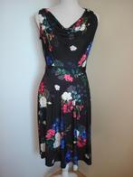 Zwart bloem jurk Billie & blossom, Zwart, Nieuw, Ophalen of Verzenden, Knielengte