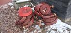 Oude brandweerslangen + 2 sproeiers. Gebruikt voor sportveld, Overige materialen, Gebruikt, Overige typen, Ophalen of Verzenden