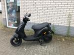 GAVE PIAGGIO ZIP SP 45 4-T BLACK ON BLACK BROM BJ2013 7000K
