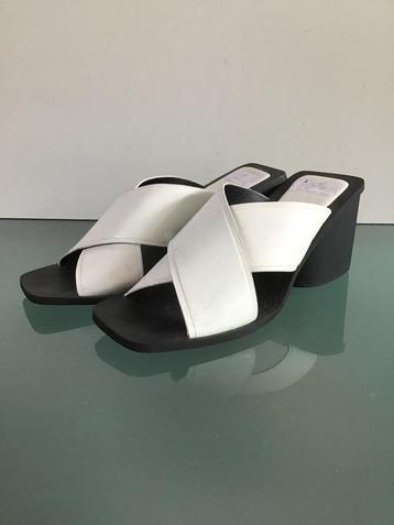 GRATIS VERZENDEN | Té leuke witte slippers 38 beschikbaar voor biedingen