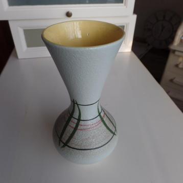 plateel vaasje jaren 70 beschikbaar voor biedingen