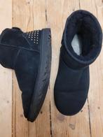 Zwarte UGG Boots met studs - Maat 40, UGG, Zwart, Lage of Enkellaarzen, Ophalen of Verzenden