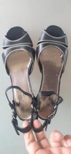 Leren Tommy Hilfigger pump, Ophalen of Verzenden, Zo goed als nieuw, Blauw