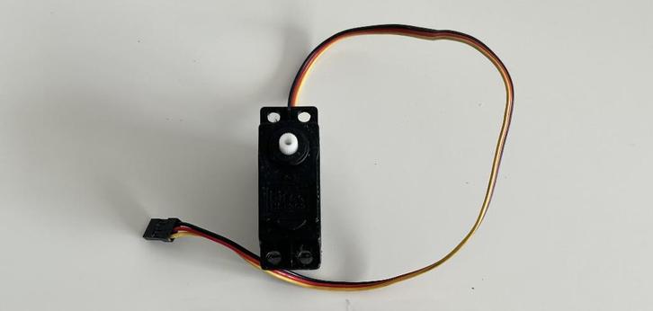 Hitec HS-303 servo 1/10 rc auto, Hobby en Vrije tijd, Modelbouw | Radiografisch | Auto's, Gebruikt, Onderdeel, Elektro, Overige schalen