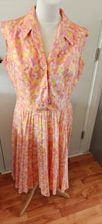 Jurk van oudtante. Vintage prachtig plisse, Kleding | Dames, Ophalen of Verzenden, Gedragen, Oranje, Onder de knie