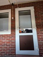 Kunstof buitendeur met kozijn., Doe-het-zelf en Verbouw, Kozijnen en Schuifpuien, Ophalen of Verzenden, Hout, 75 tot 150 cm, Deurkozijn