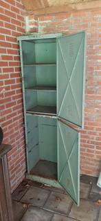 metalen kast, Ophalen