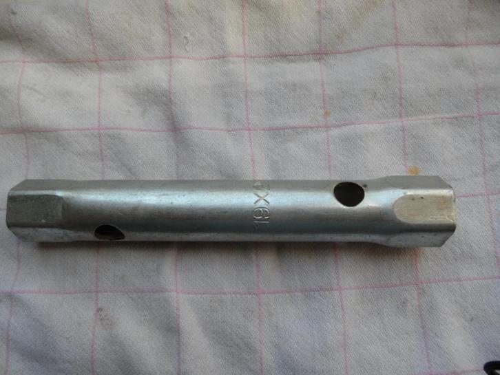 Pijpsleutel 19 22, Auto diversen, Autogereedschap, Zo goed als nieuw, Ophalen of Verzenden