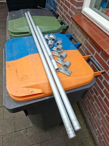 Aluminium buizen en klemmen 28 mm beschikbaar voor biedingen