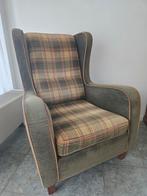 Klassieke zitfauteuil. Stof en hoge rug ., Huis en Inrichting, Fauteuils, Ophalen, Gebruikt, Stof, 50 tot 75 cm