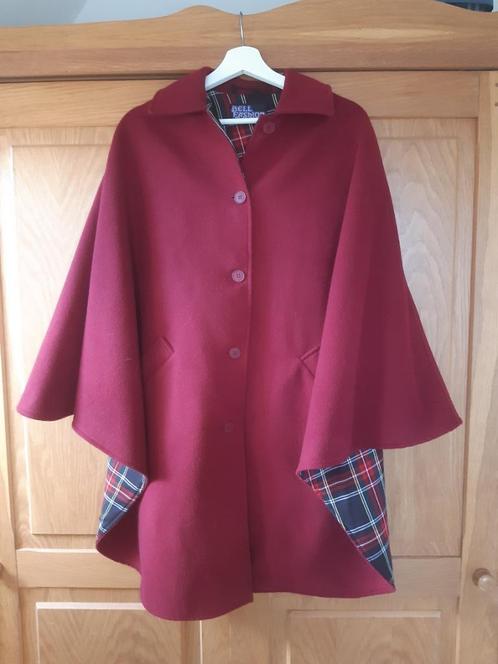 Rolstoelcape, Kleding | Dames, Jassen | Winter, Zo goed als nieuw, Rood, Ophalen of Verzenden