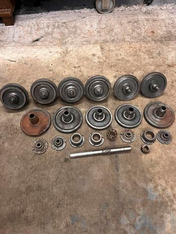Tomos hoofd assen en aandrijf tandwielen beschikbaar voor biedingen