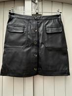 Stoer zwart leatherlook rokje van VERO MODA, maat M, Kleding | Dames, Rokken, Vero Moda, Zwart, Ophalen of Verzenden, Zo goed als nieuw