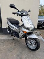 ⭐️Gilera runner 50cc 2 takt sp 9710 Km NIEUWSTAAT⭐️, Fietsen en Brommers, Scooters | Piaggio, Ophalen, Zo goed als nieuw, Overige modellen