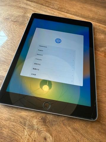 Ipad 5e gen. In nagenoeg perfecte staat beschikbaar voor biedingen