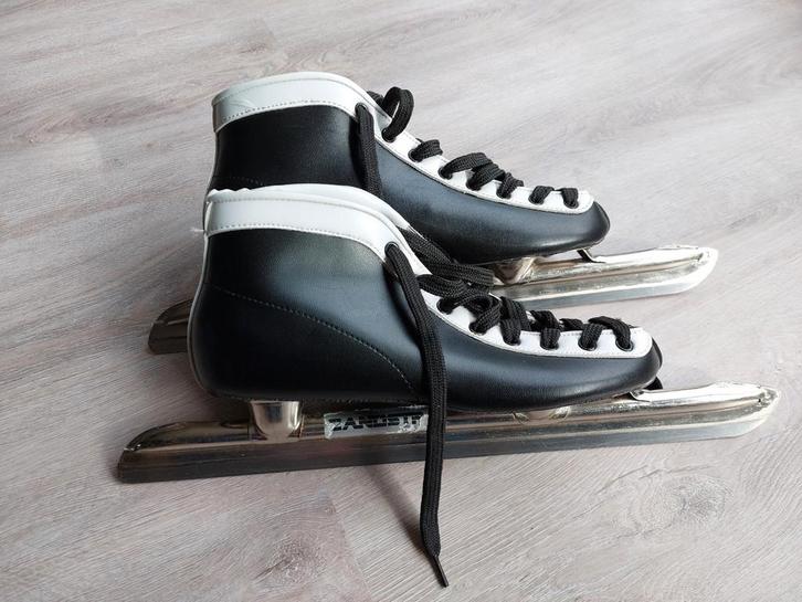 Schaatsen - lage noren - Zandstra Classic (maat 38 of 39), Sport en Fitness, Schaatsen, Zo goed als nieuw, Noren, Zandstra, Ophalen