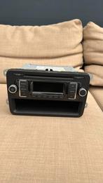 VW polo 6R 2012 originele auto radio RCD210, Auto diversen, Autoradio's, Ophalen, Zo goed als nieuw
