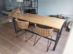Eikenhouten eettafel met bijpassende bankje., Huis en Inrichting, Tafels | Eettafels, Zo goed als nieuw, Vijf personen of meer
