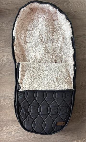 Voetenzak met teddy voering beschikbaar voor biedingen