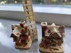 Twee kersthuisjes van Steen. Dickensstijl, Diversen, Kerst, Ophalen of Verzenden, Nieuw