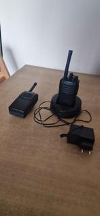 Motorola Walkie-talkie vx-261 met oplader, Telecommunicatie, Portofoons en Walkie-talkies, Ophalen of Verzenden, Zo goed als nieuw