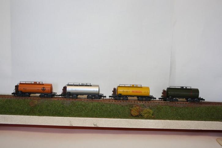 4 ketelwagens DR Piko, Hobby en Vrije tijd, Modeltreinen | N-Spoor, Gebruikt, Wagon, Gelijkstroom, Piko, Verzenden