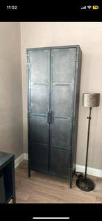 Kwaliteit Metalen kast black, Huis en Inrichting, Ophalen, Zo goed als nieuw