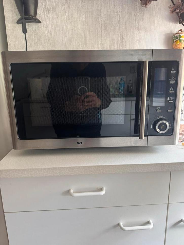Life Combimagnetron - Zo goed als nieuw!, Witgoed en Apparatuur, Magnetrons, Zo goed als nieuw, Vrijstaand, Combimagnetron, 45 tot 60 cm