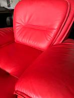 Moet nu weg nette rode leren fauteuil met draai functie, Huis en Inrichting, Fauteuils, Leer, Ophalen of Verzenden, Zo goed als nieuw