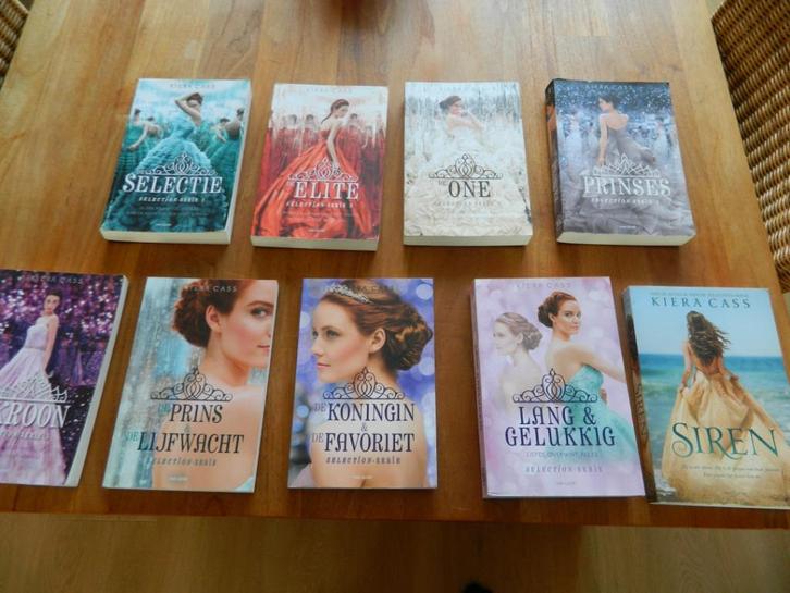 9x Kiera Cass ( Selection 1 t/m 8 en Siren ) zgan, Boeken, Kinderboeken | Jeugd | 13 jaar en ouder, Zo goed als nieuw, Fictie