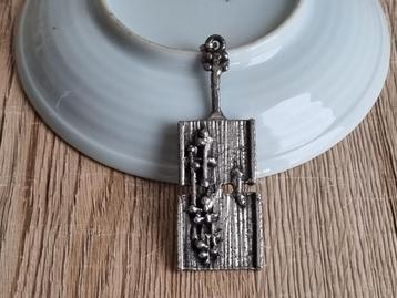 Prachtige Vintage Abstract Brutalist Ketting Hanger Zilver beschikbaar voor biedingen