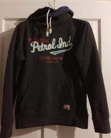 Sweater met brede kraag mt. M beschikbaar voor biedingen
