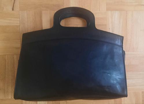 Zwart leren damestas van Giuliano Italië., Sieraden, Tassen en Uiterlijk, Tassen | Damestassen, Zo goed als nieuw, Handtas, Zwart