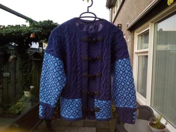 Prachtig hand gebreid vest - met kabels - maat XS - mt 164 beschikbaar voor biedingen