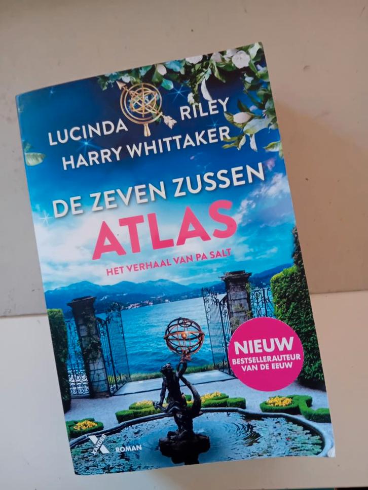 Harry Whittaker - Atlas lucinda riley, Boeken, Literatuur, Zo goed als nieuw, Verzenden