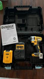Dewalt mechine compl. met accu en lader en opberg box nieuw., Doe-het-zelf en Verbouw, Gereedschap | Boormachines, Boormachine