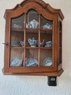 Houten vitrinekast met glazen deuren, Huis en Inrichting, 150 tot 200 cm, 25 tot 50 cm, Gebruikt, Met deur(en)