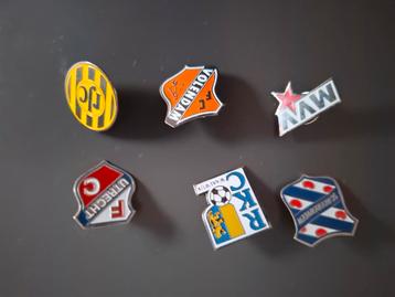 Voetbal Pin buttons pins oa FC Utrecht, Heerenveen, MVV beschikbaar voor biedingen