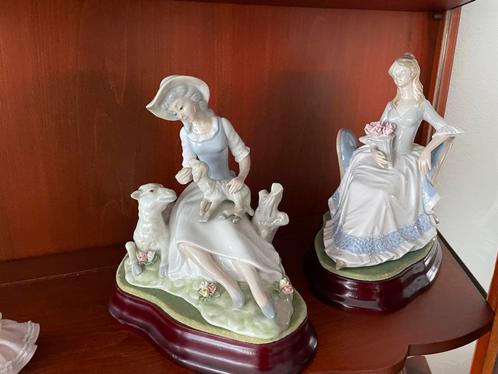 Porseleinen Poppetjes voor de Vitrine kast prijs per stuk, Antiek en Kunst, Antiek | Porselein, Ophalen