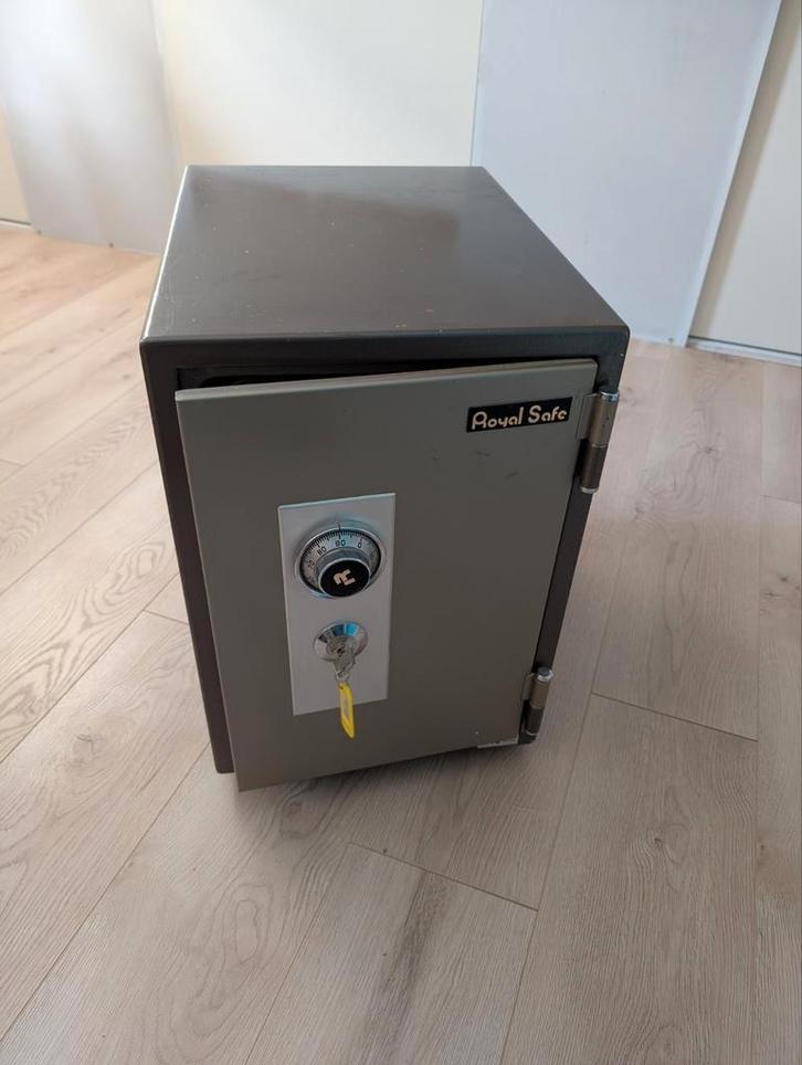 Kluis - Royal Safe R-14 - Vrijstaand, Huis en Inrichting, Brandblussers en Brandkasten, Gebruikt, Brandkast, Ophalen