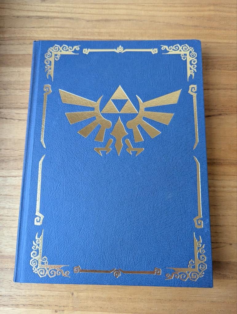 Zelda Phantom Hourglass Collector's Edition Guide, Spelcomputers en Games, Games | Nintendo DS, Zo goed als nieuw, Ophalen of Verzenden