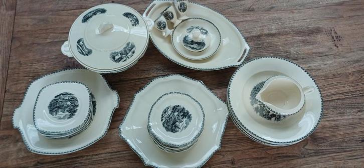 societe ceramique maestricht landschap zwart, Antiek en Kunst, Antiek | Servies compleet, Ophalen of Verzenden