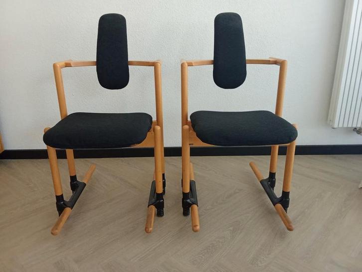 Stokke Varier Gezondheidsstoel Ergonomisch - Zwart, Huis en Inrichting, Stoelen, Gebruikt, Twee, Hout, Stof, Zwart, Ophalen