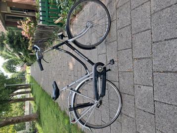 Batavus met licht, bel, 3 versnellingen slechts 50 euro. beschikbaar voor biedingen