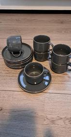 Servies grijs met gouden randje., Huis en Inrichting, Keuken | Servies, Ophalen, Zo goed als nieuw, Effen, Aardewerk