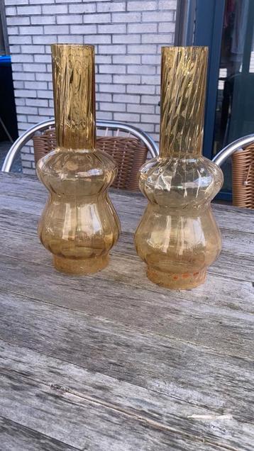 2 antieke glazen kappen die zeer geschikt zijn als decoratie beschikbaar voor biedingen