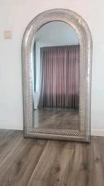 mooie spiegel met oosterse sierlijst, Huis en Inrichting, Woonaccessoires | Spiegels, Ophalen, Zo goed als nieuw, Rechthoekig