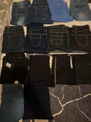 MODERNE KLEDING. Alles 5 euro per stuk!!! beschikbaar voor biedingen